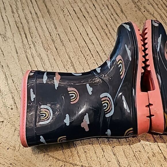 Toddler rain boot rainbow size 9 Carters - Picture 5 of 11